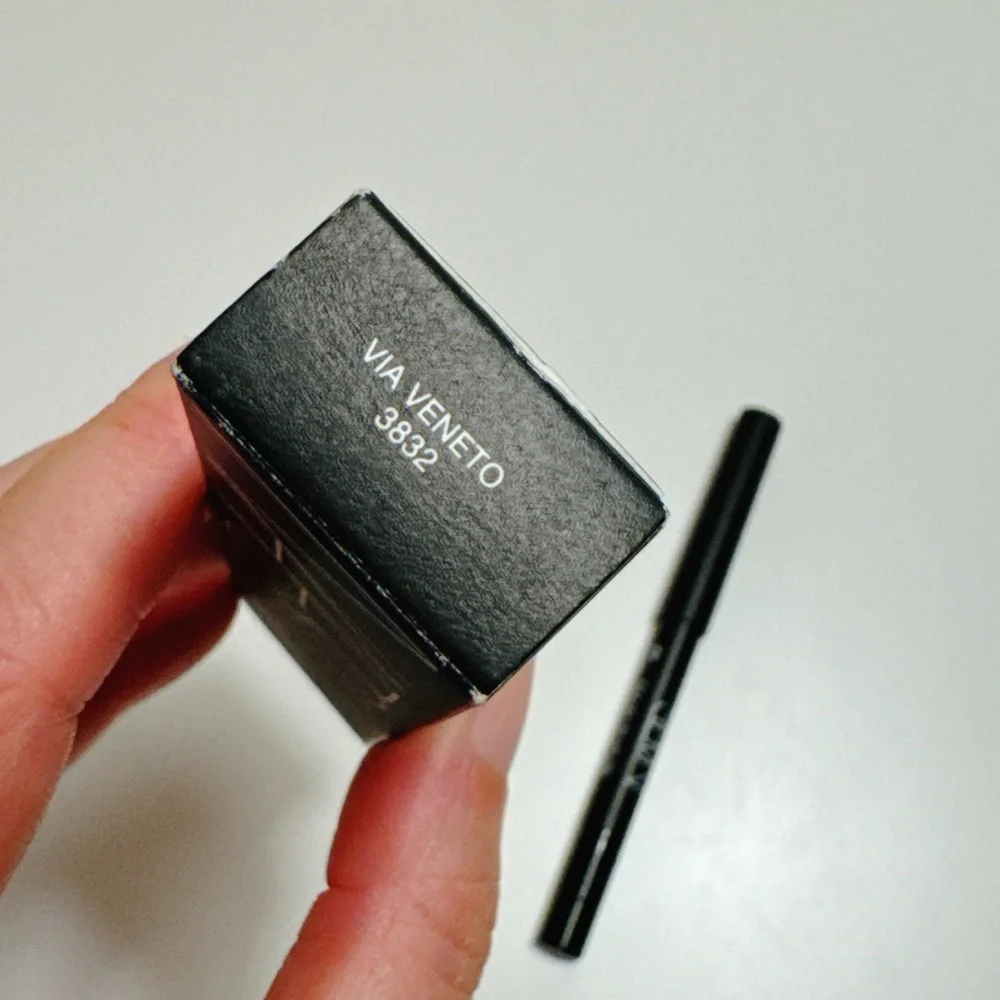 NARS Larger Than Life Long-Wear Eyeliner Via Veneto Black travel size New 0.01oz